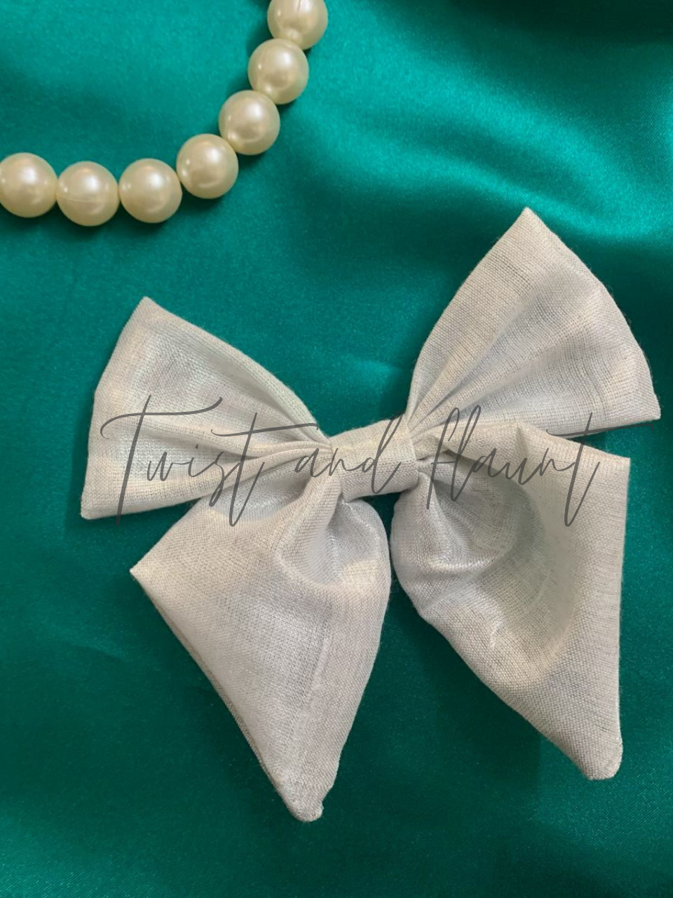 Silver Tissue Single Bow Clip