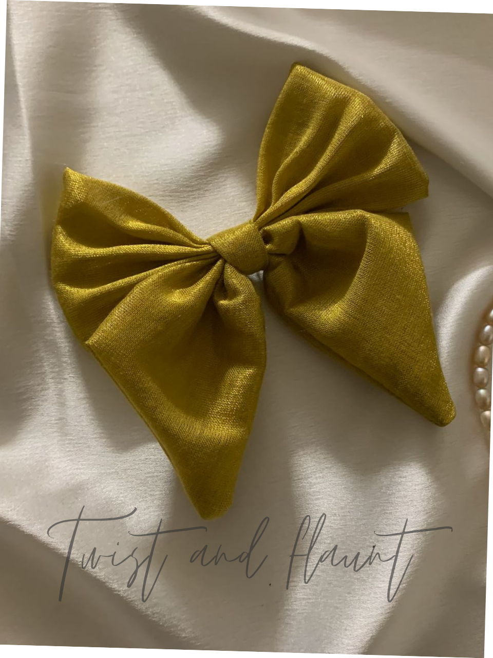 Gold Tissue Single Bow Clip