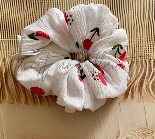 White Cotton Blend With Litchi Print Scrunchie.
